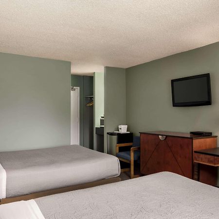 Travelodge By Wyndham Swift Current Extérieur photo