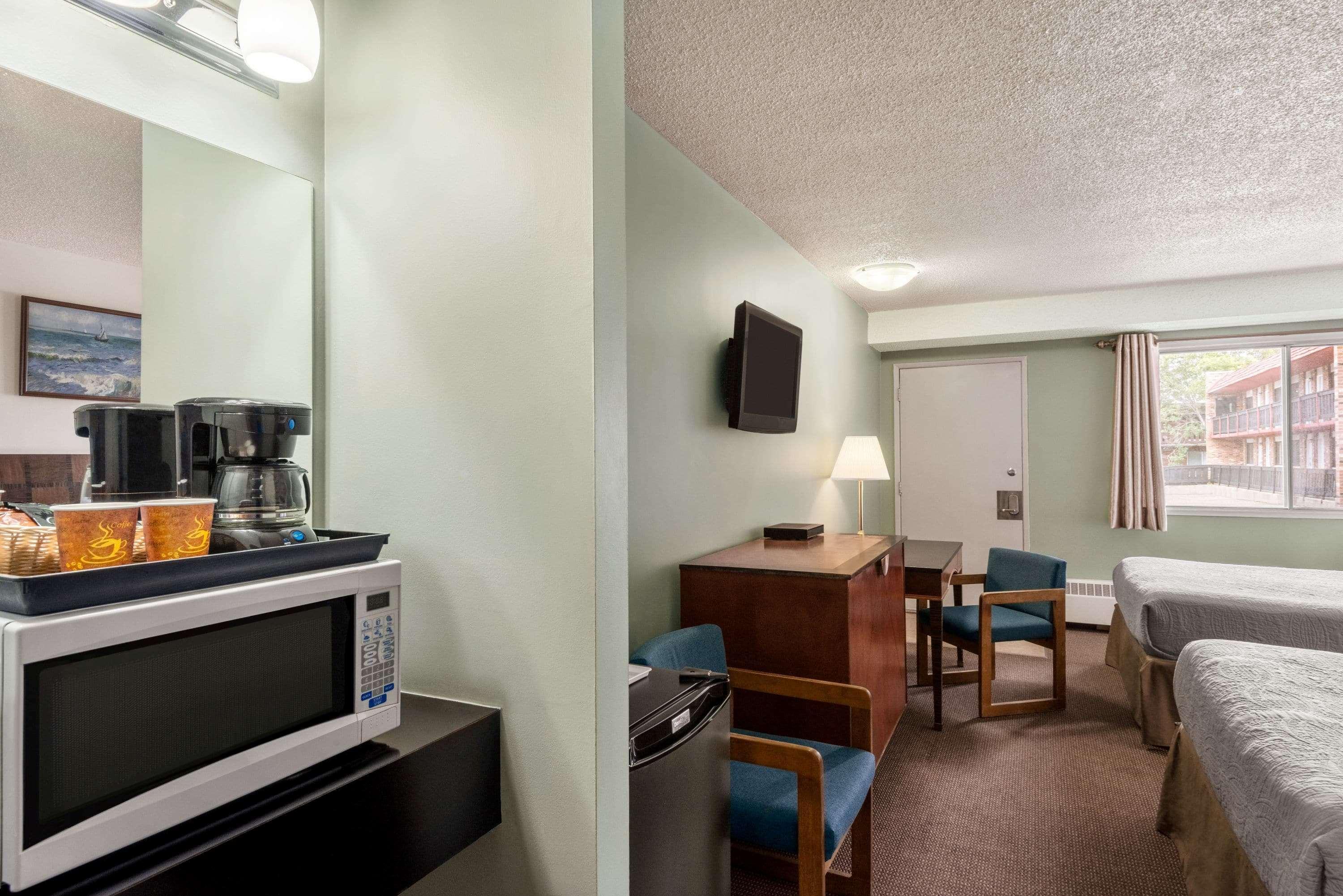 Travelodge By Wyndham Swift Current Extérieur photo
