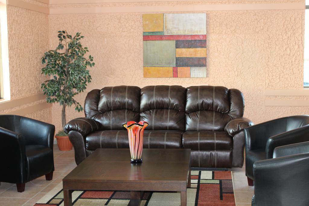 Travelodge By Wyndham Swift Current Extérieur photo