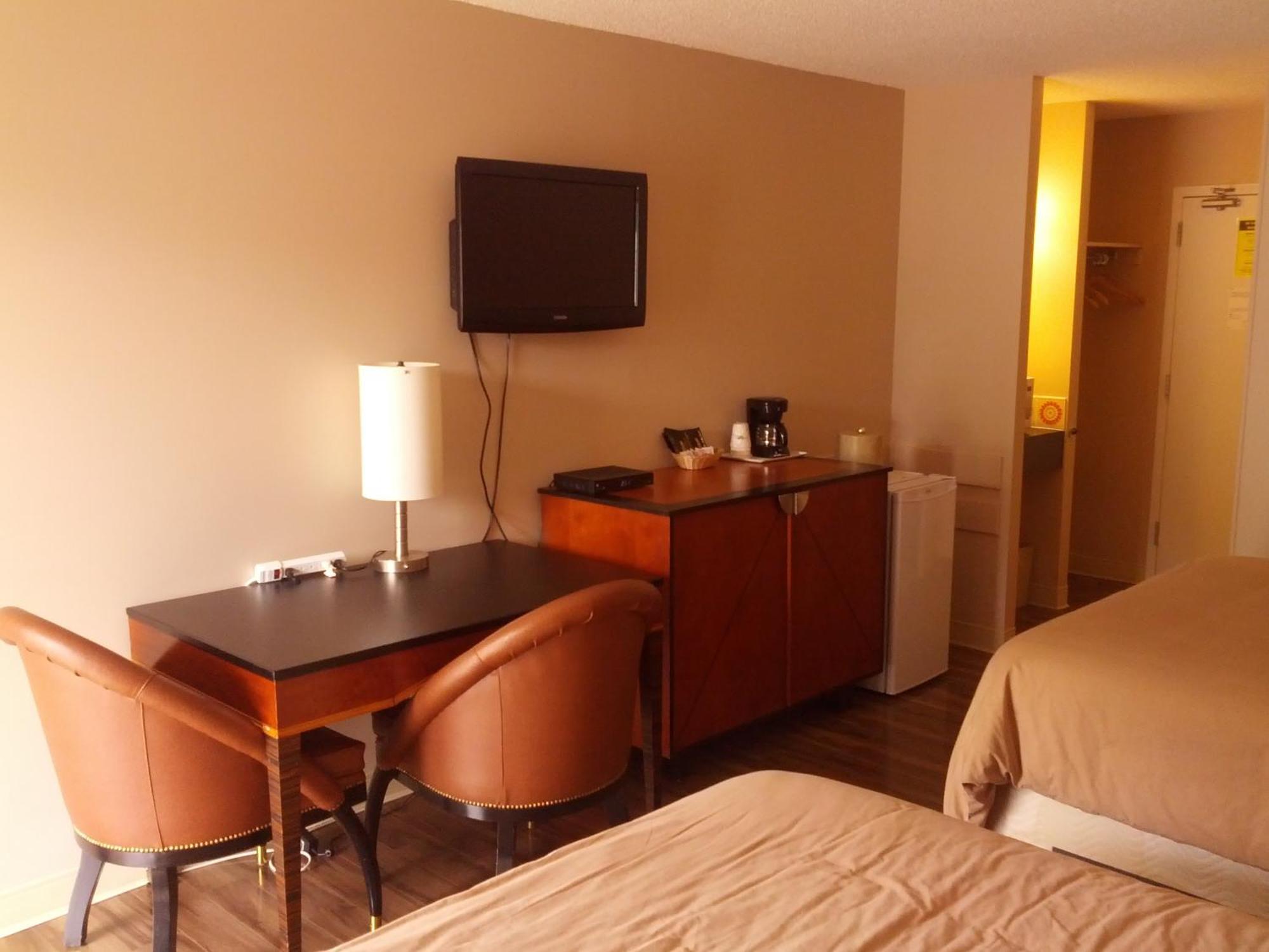 Travelodge By Wyndham Swift Current Extérieur photo
