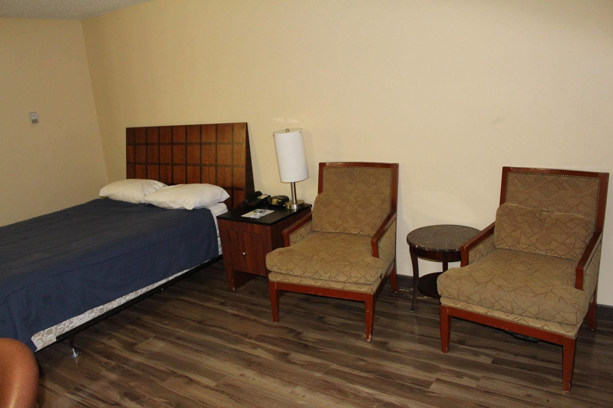 Travelodge By Wyndham Swift Current Extérieur photo